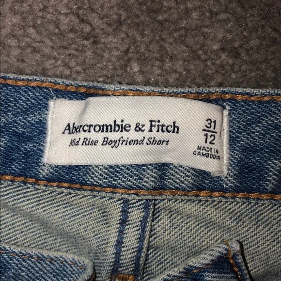 Mid rise boyfriend short - Picture 2 of 4